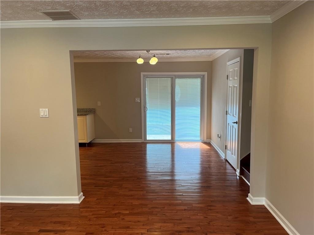 2237 Scotty Cir - Photo 2