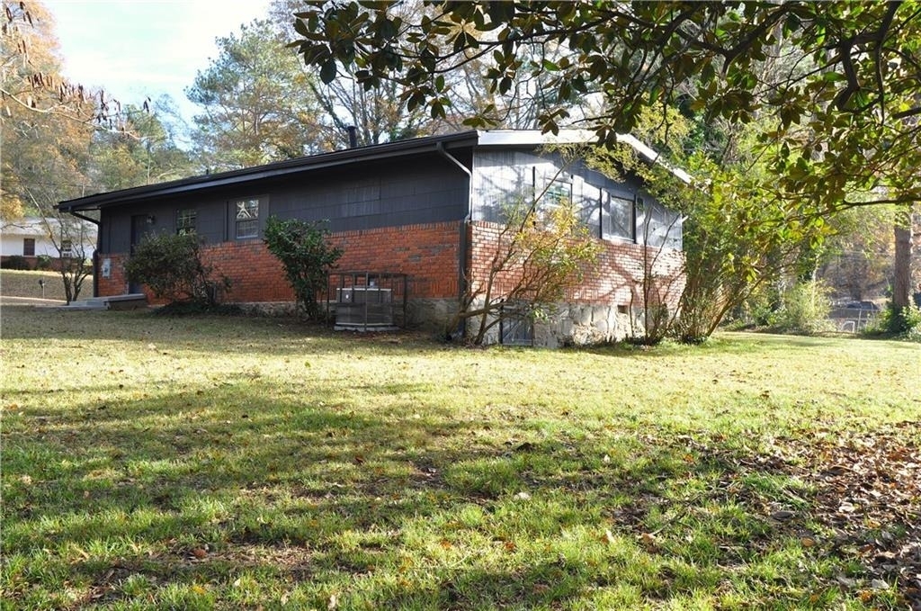 2351 Pinewood Drive - Photo 13