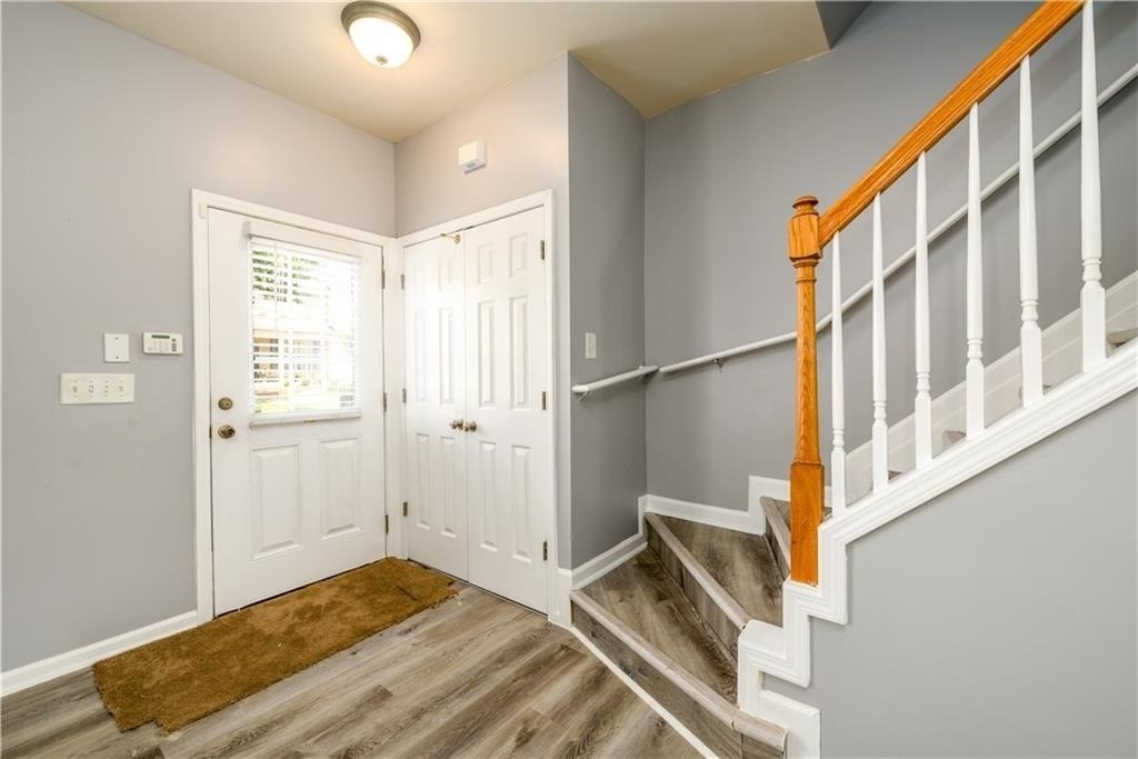 1044 Prestwyck Court - Photo 2