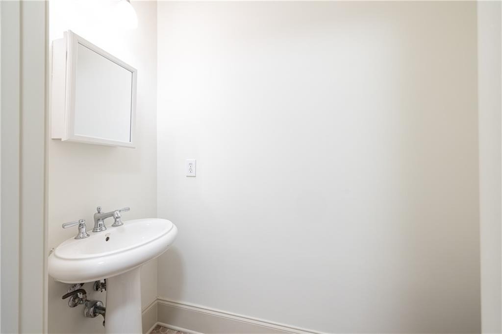 3635 E Paces Circle N - Photo 3