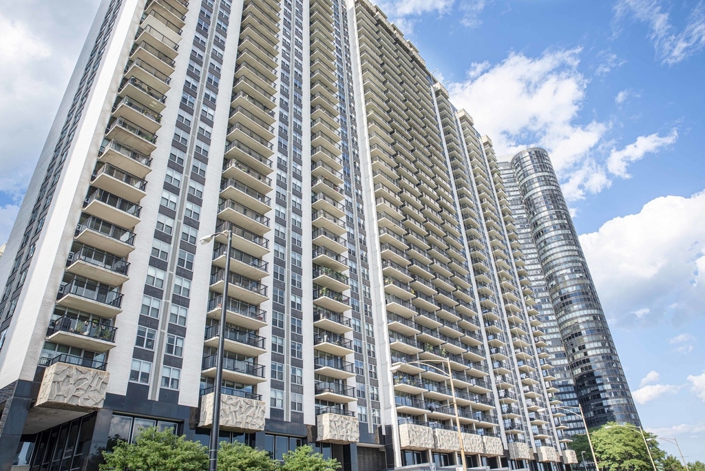 400 E Randolph Street - Photo 0