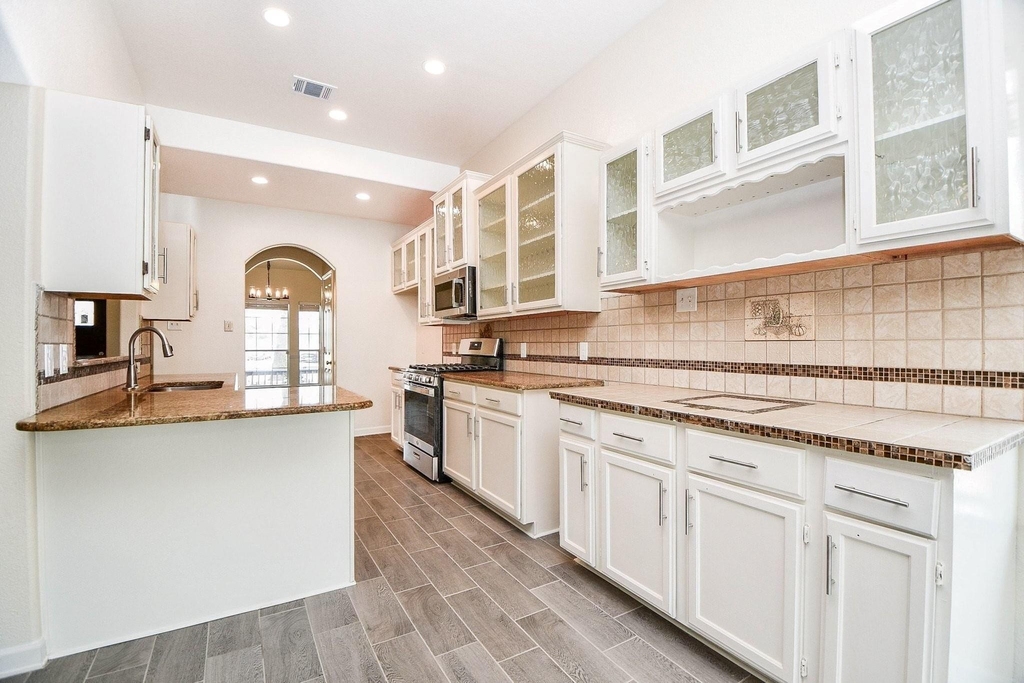 2723 Jade Forest Lane - Photo 7