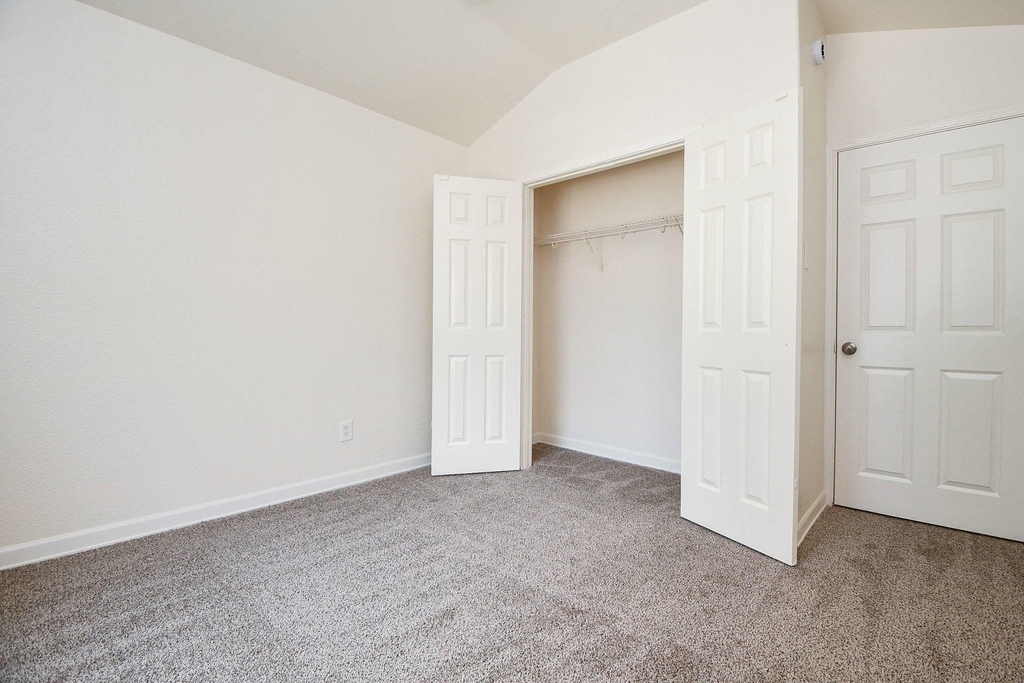 2723 Jade Forest Lane - Photo 18