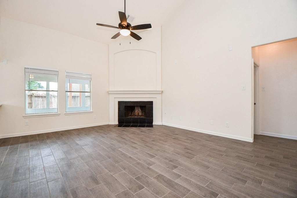 2723 Jade Forest Lane - Photo 9