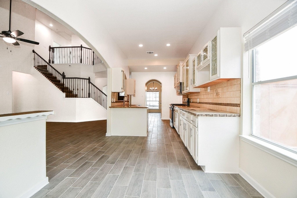 2723 Jade Forest Lane - Photo 6