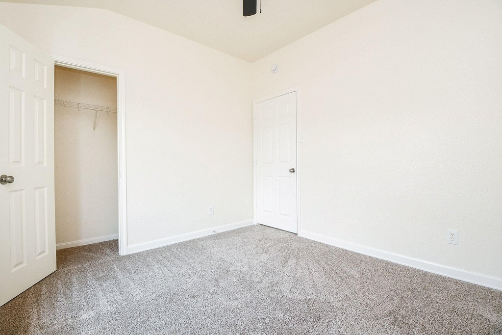 2723 Jade Forest Lane - Photo 14