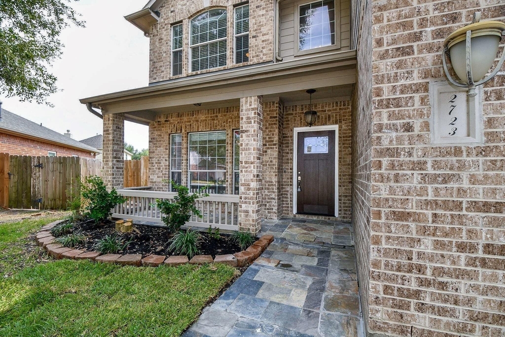 2723 Jade Forest Lane - Photo 2