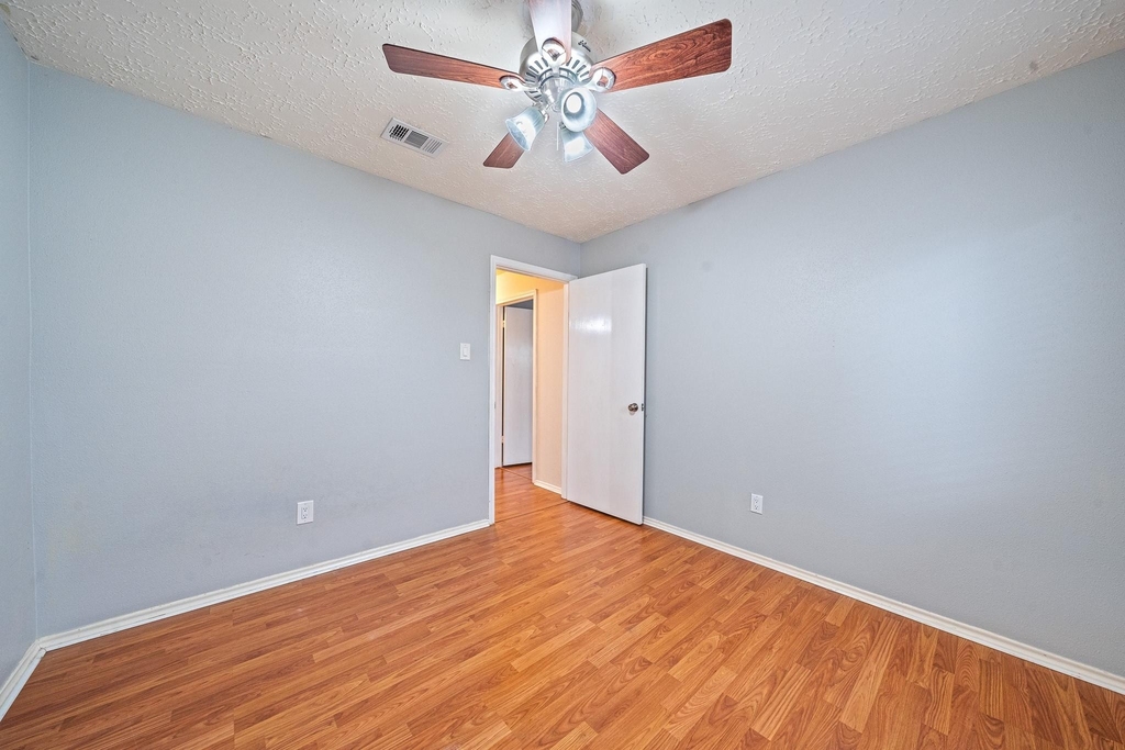 18123 Lake Bend Drive - Photo 16