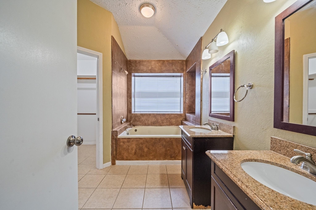 18123 Lake Bend Drive - Photo 13