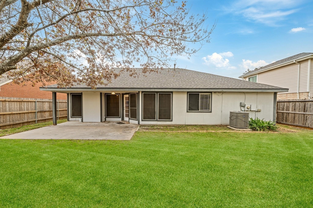 18123 Lake Bend Drive - Photo 20