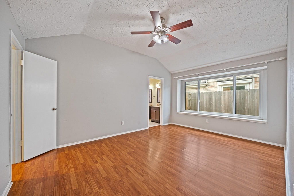 18123 Lake Bend Drive - Photo 10