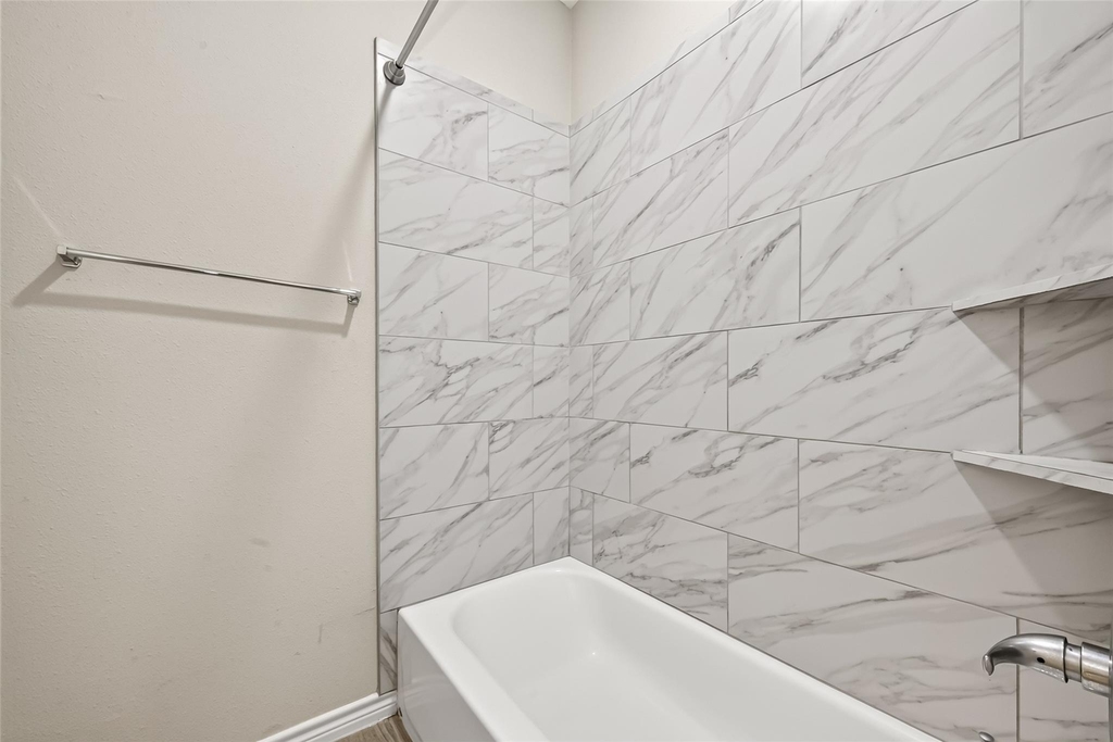 310 W Watson Street - Photo 29