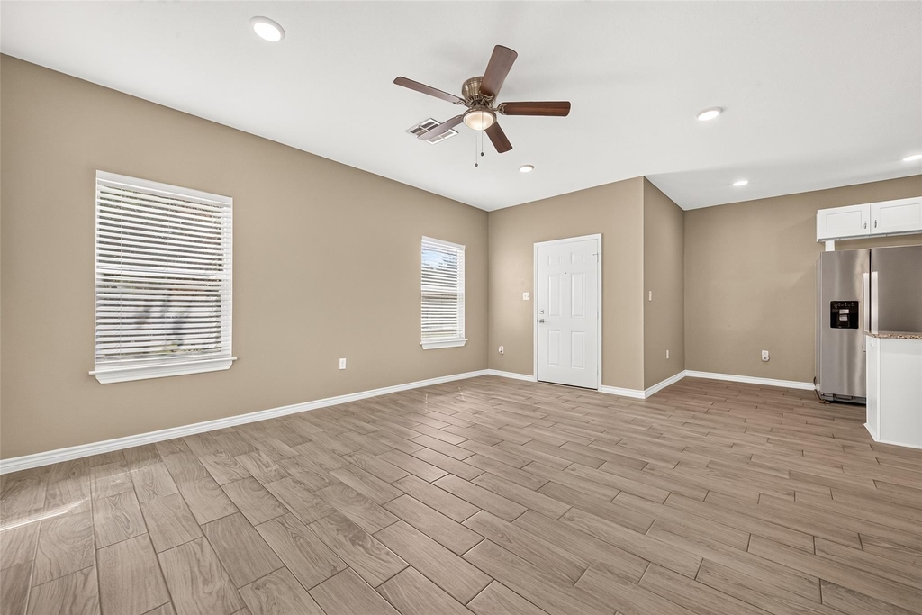 310 W Watson Street - Photo 8