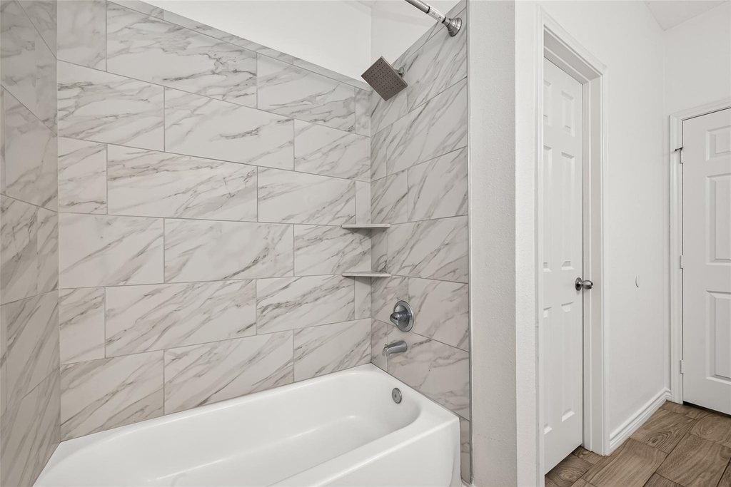 310 W Watson Street - Photo 20