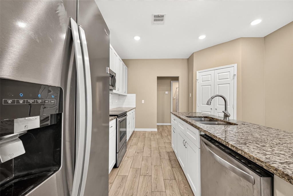 310 W Watson Street - Photo 11