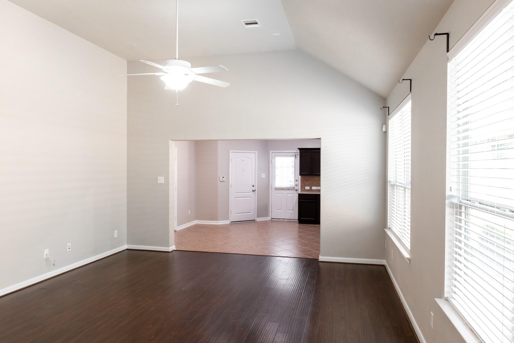 17227 Marquette Point Lane - Photo 8