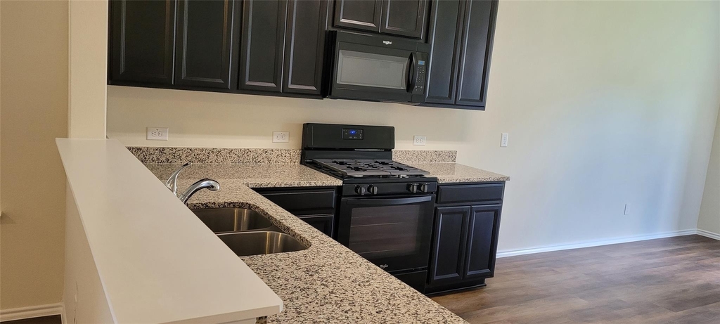 1714 Cormorant Crescent - Photo 3