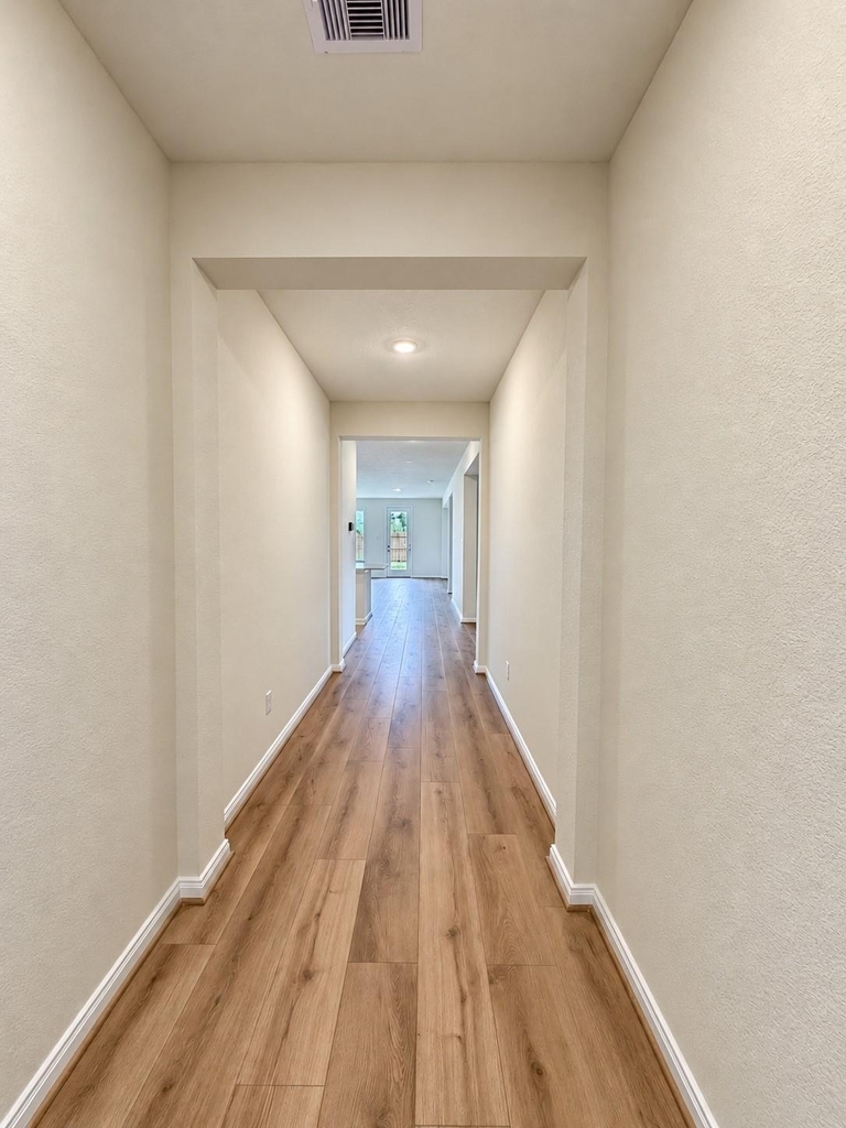 7818 Rustic Lariat Dr - Photo 3