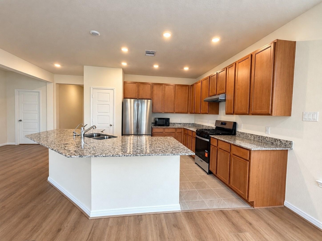 7818 Rustic Lariat Dr - Photo 13