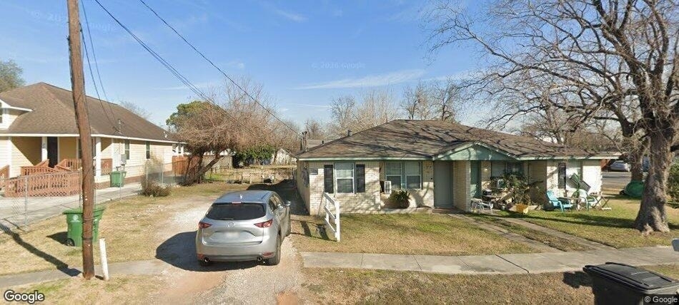 2027 Wellington Street - Photo 3