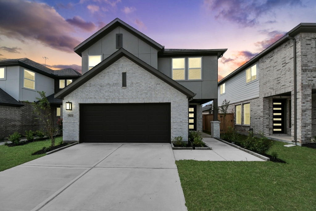 9231 Willowbank Gap Lane - Photo 0