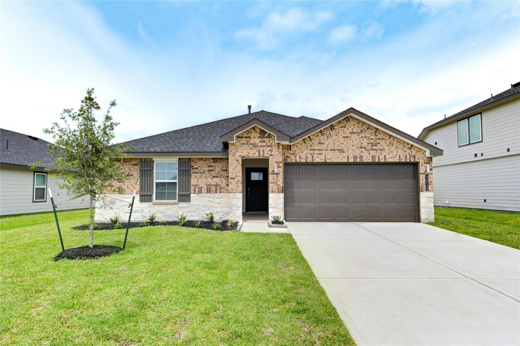 7315 Sunset Creek Drive - Photo 0