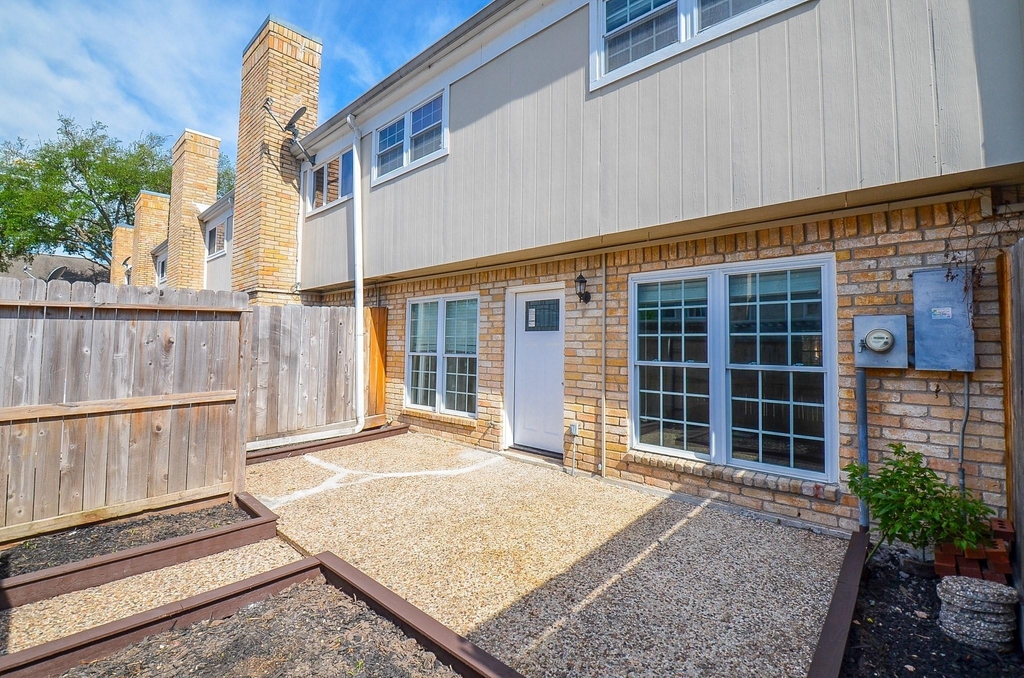 1549 W Sam Houston Parkway S - Photo 24