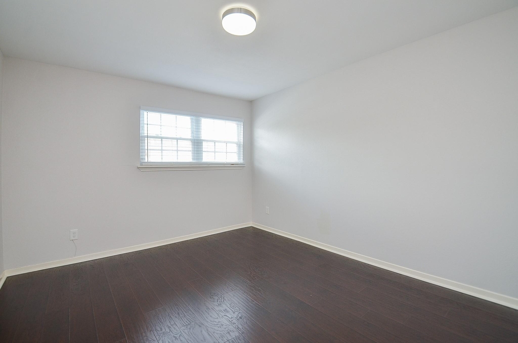 1549 W Sam Houston Parkway S - Photo 19