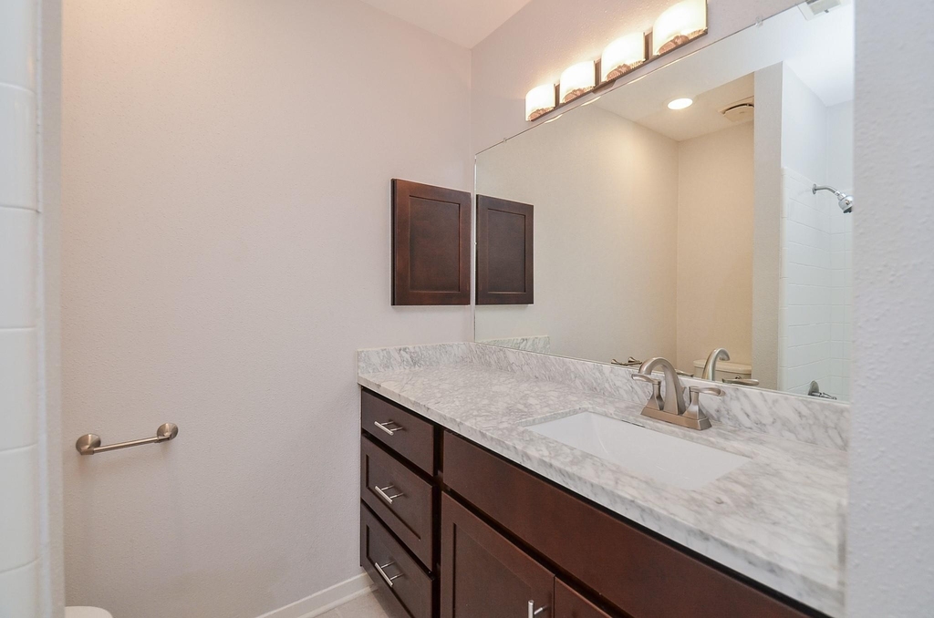 1549 W Sam Houston Parkway S - Photo 21