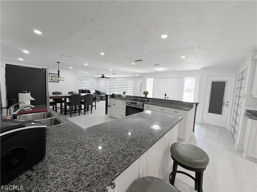2025 Se 44th Street - Photo 13