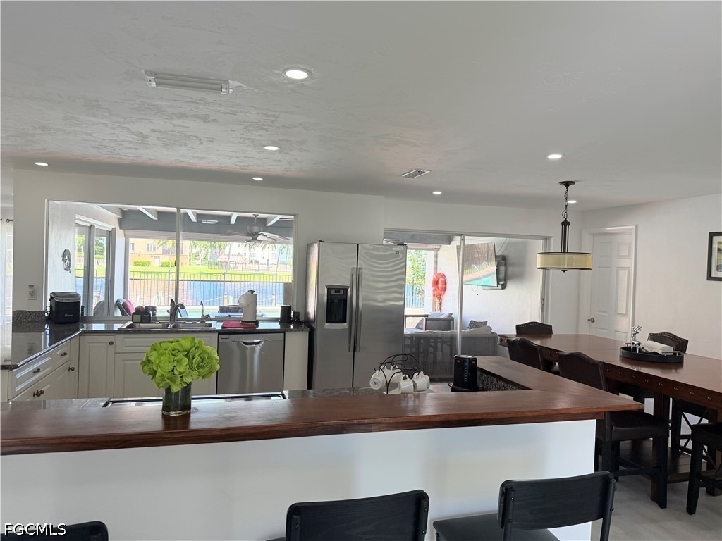 2025 Se 44th Street - Photo 16