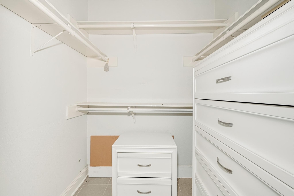 9809 Richmond Ave, Unit J-12 - Photo 16