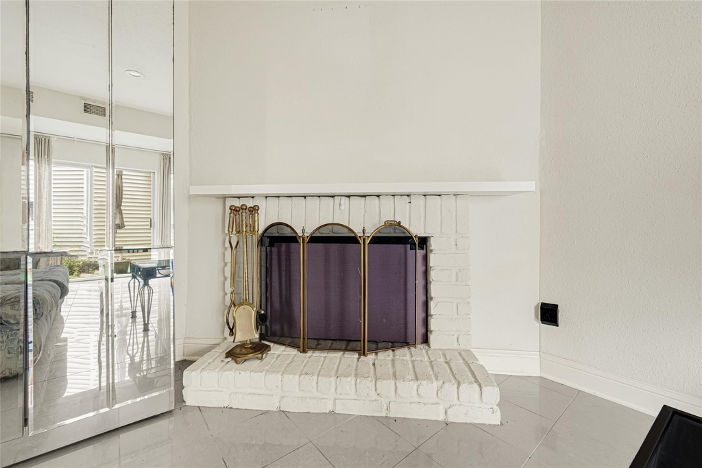 9809 Richmond Ave, Unit J-12 - Photo 5