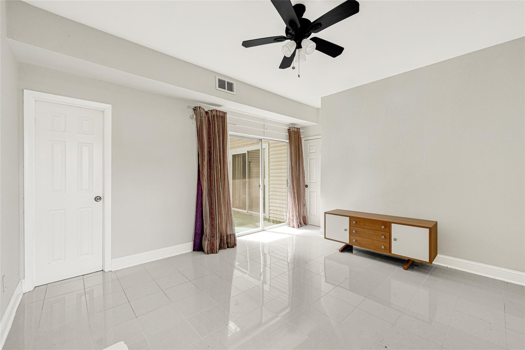 9809 Richmond Ave, Unit J-12 - Photo 15