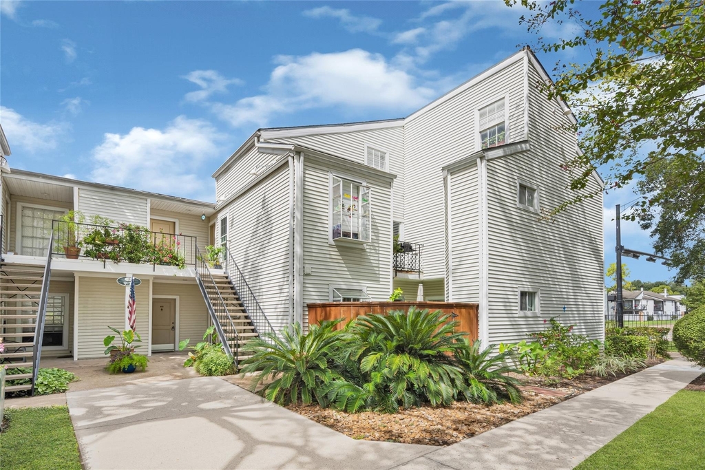 9809 Richmond Ave, Unit J-12 - Photo 1