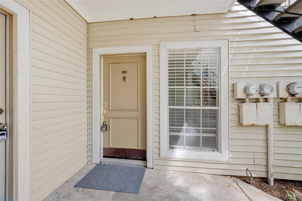 9809 Richmond Ave, Unit J-12 - Photo 2