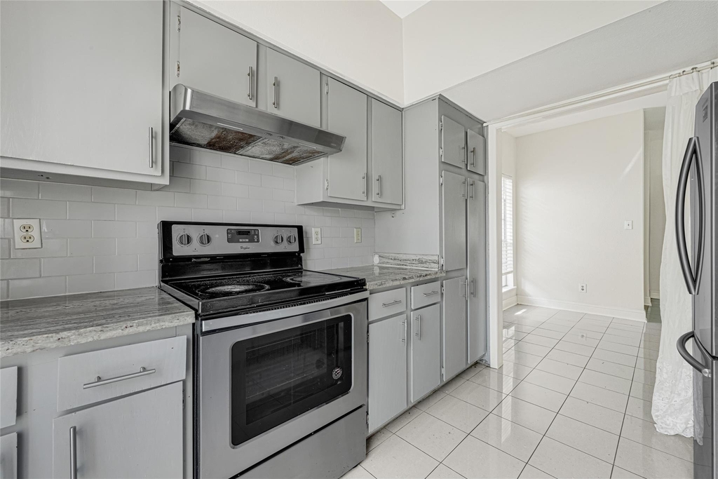 9809 Richmond Ave, Unit J-12 - Photo 9