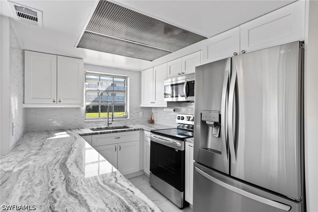 666 3rd Street S - Photo 6
