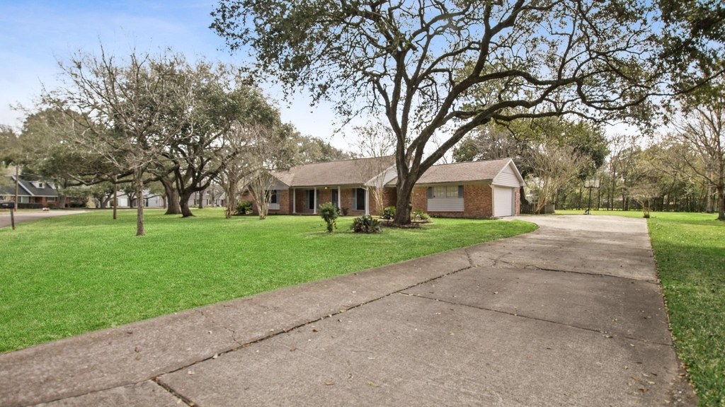 515 Fairdale Street - Photo 2
