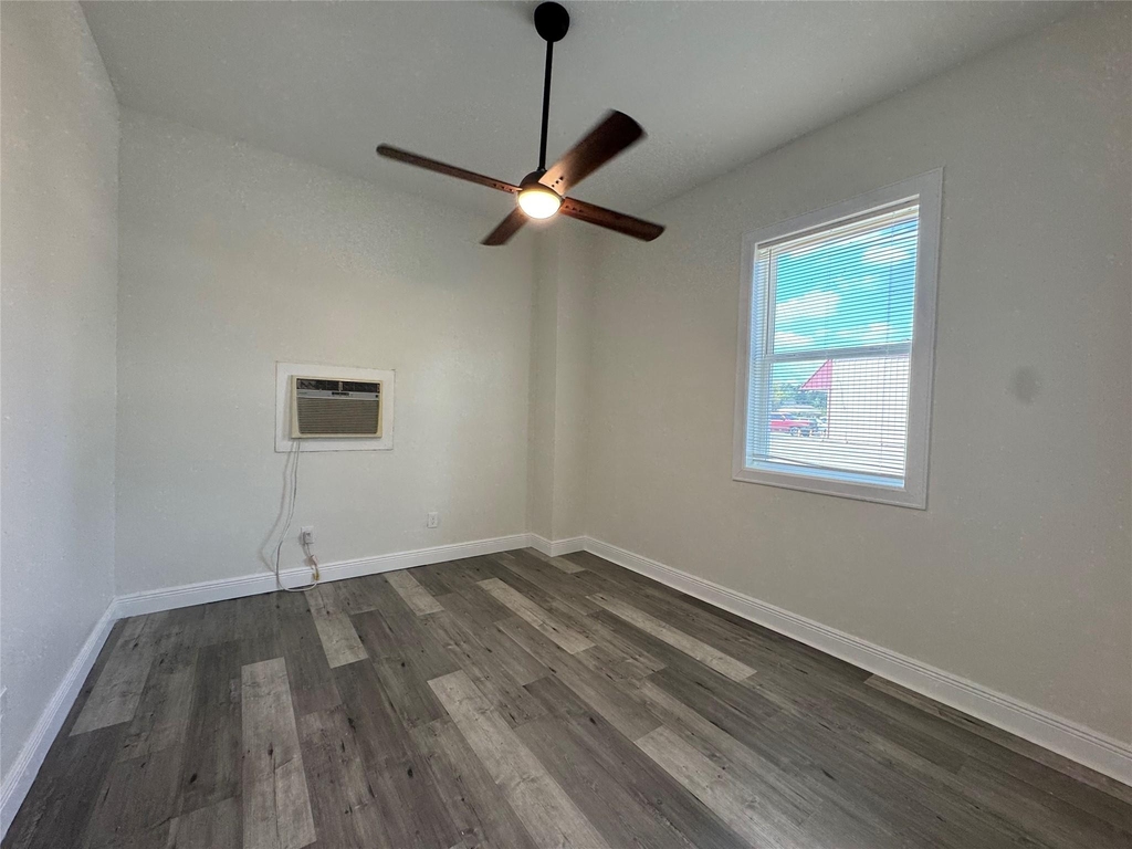 7210 Hemlock Street - Photo 5