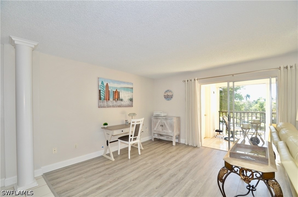 555 Park Shore Drive - Photo 8