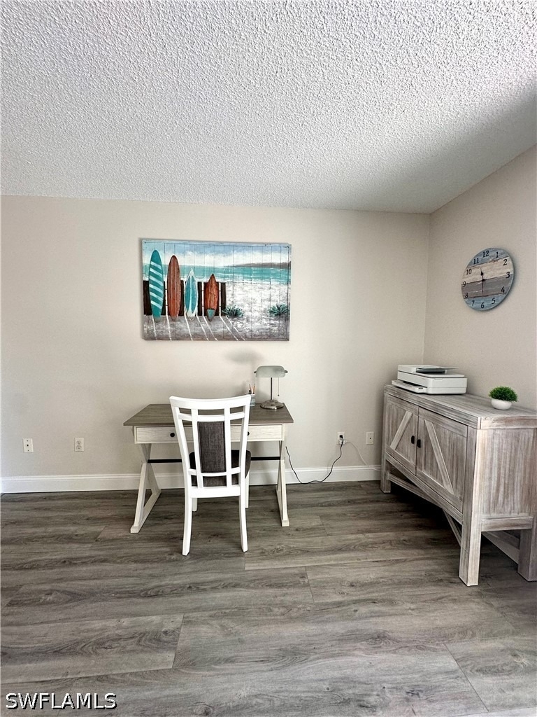 555 Park Shore Drive - Photo 7