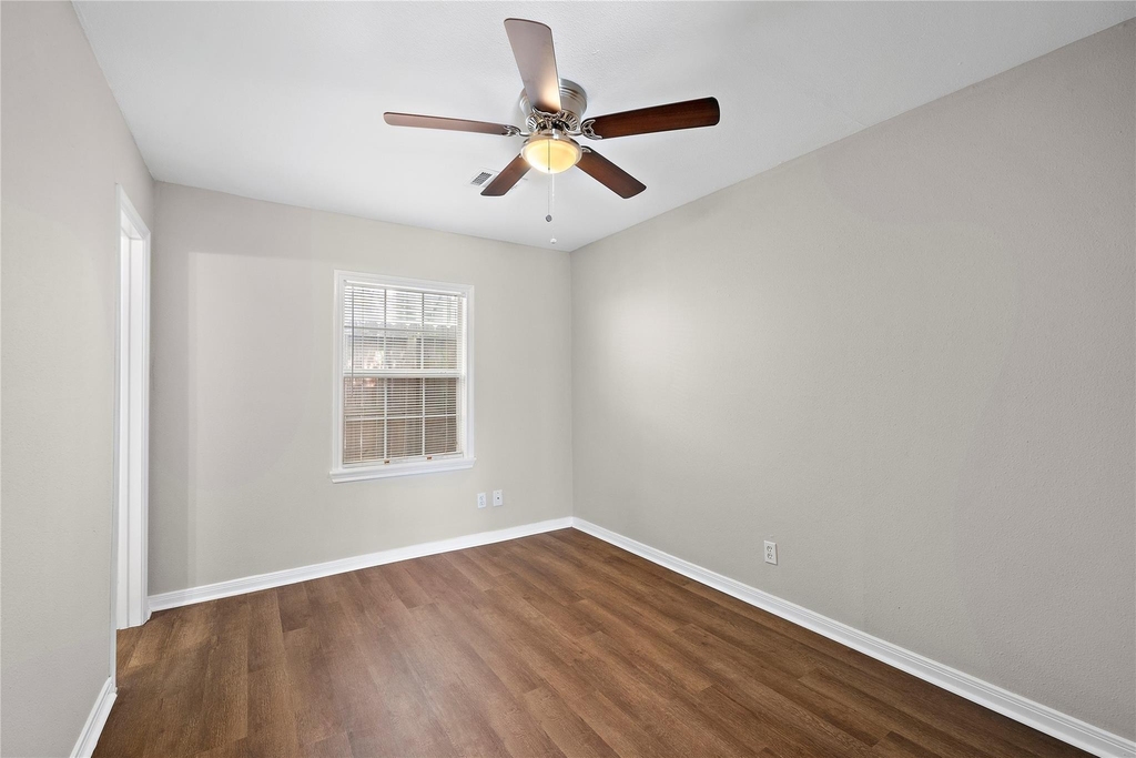 234 W 27th Street - Photo 7