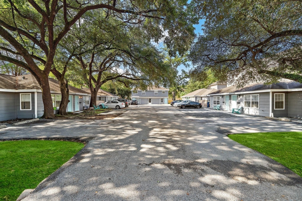 234 W 27th Street - Photo 0