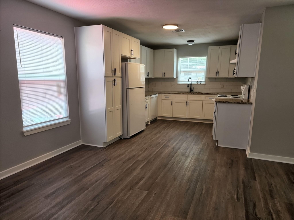 1508 Carver Avenue - Photo 3