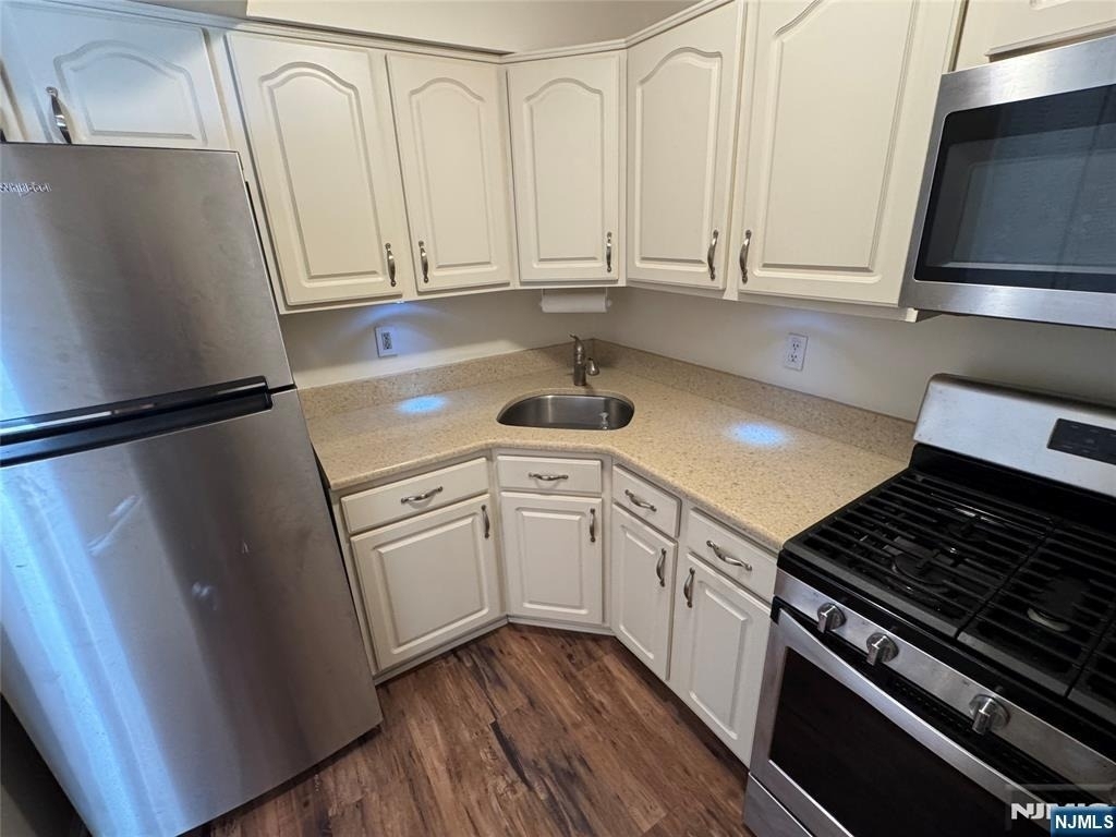 831 Juniper - Photo 5