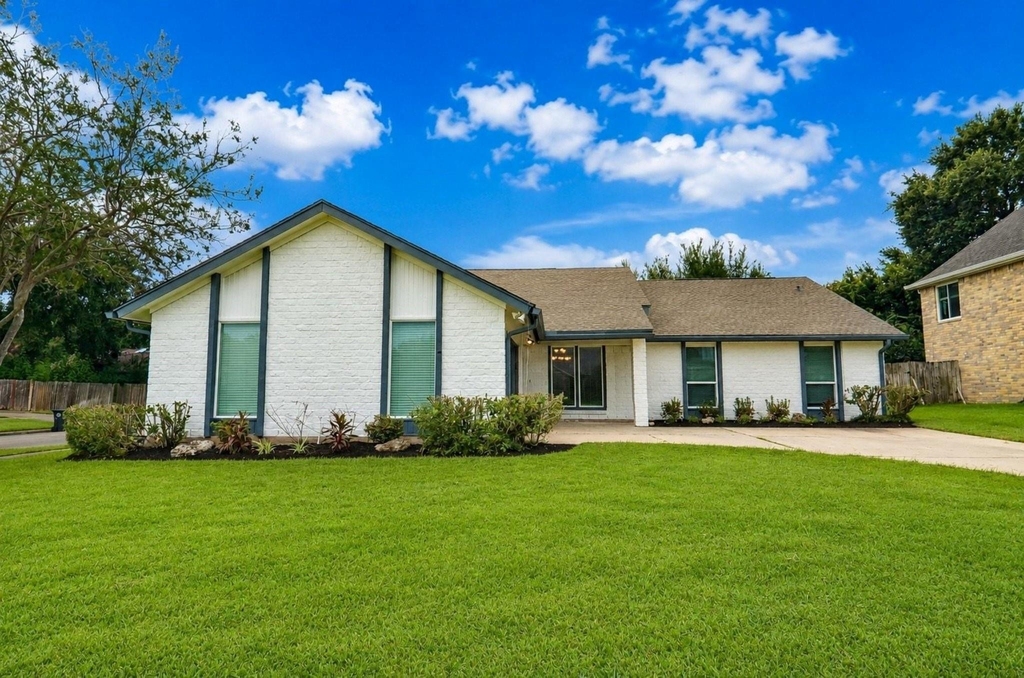 2903 Pepperwood - Photo 1
