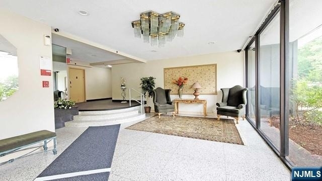 2348 Linwood - Photo 16