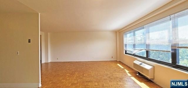2348 Linwood - Photo 4
