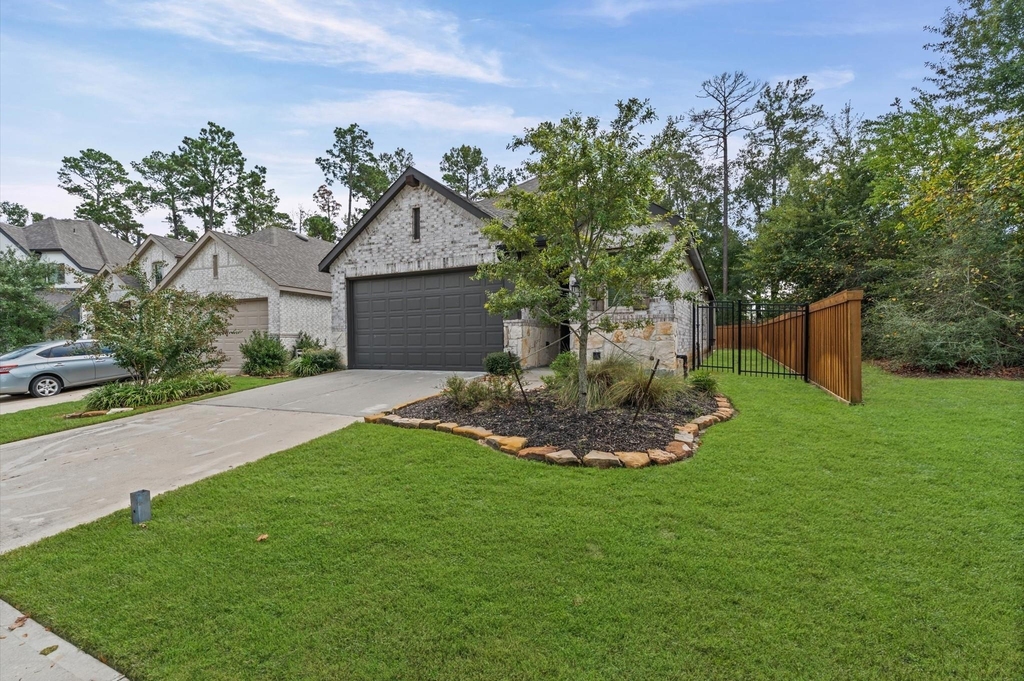 7909 Wild Thicket Drive - Photo 1